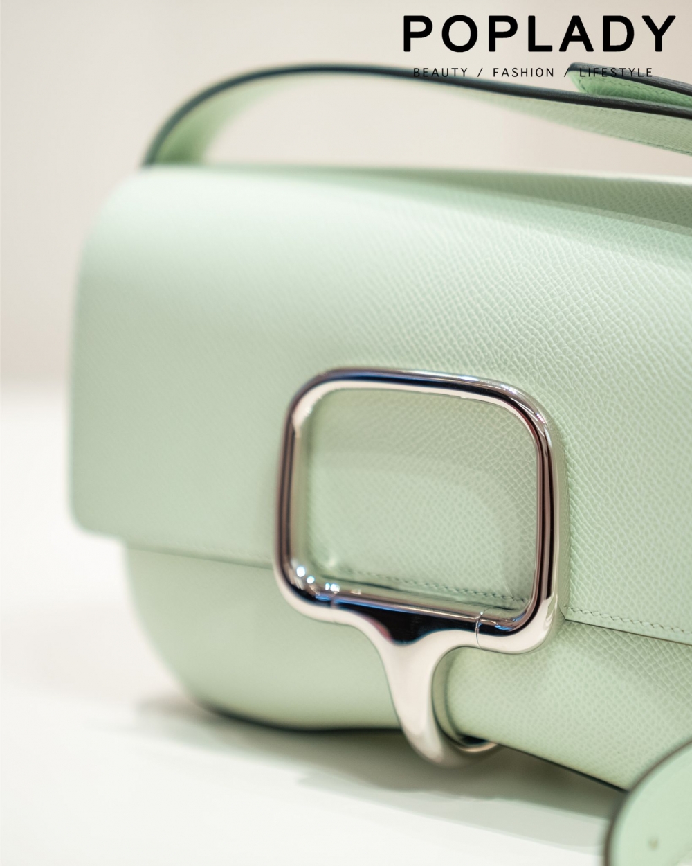 長型輪廓擁有無可挑剃的完美曲線。