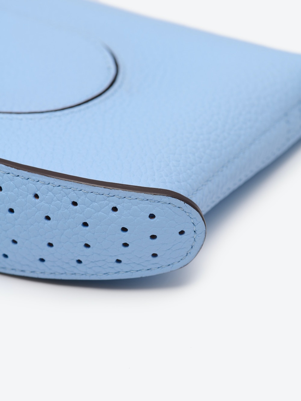 弧形打孔底部。