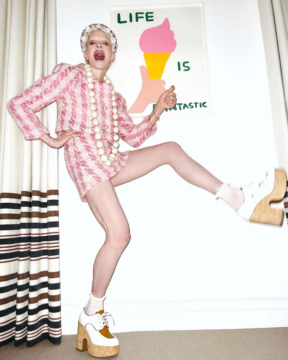 眾多古典美女中脫穎而出的獨特古怪的美女。