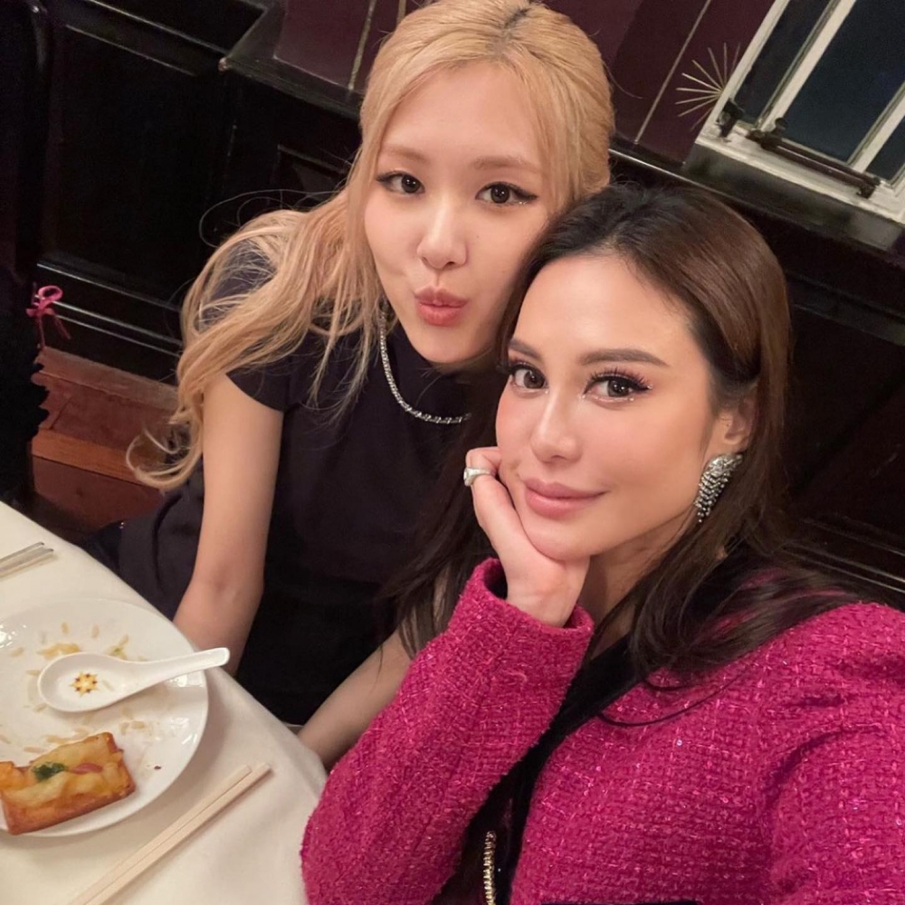 來港開演唱會,Rosé也抽空與名媛林心兒會面