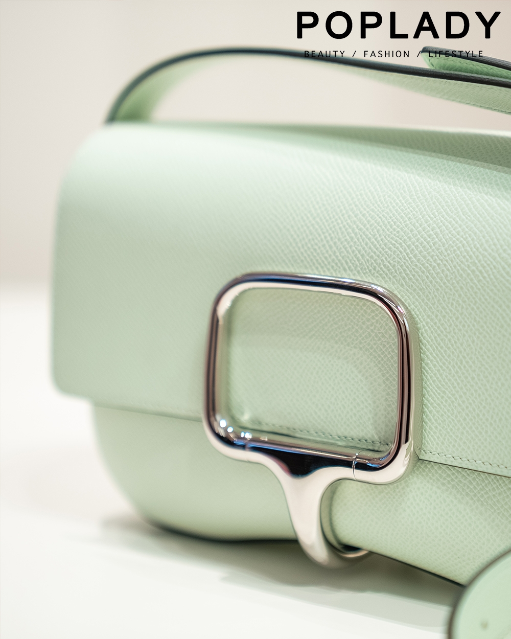 為造型增添清新春意