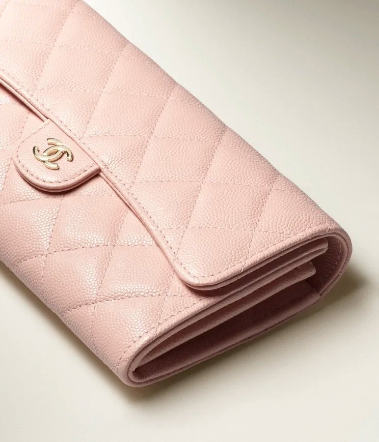 在過年時入手一款時髦滿分的長銀包。