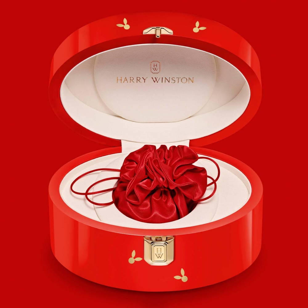 附有喜慶的紅色收藏盒