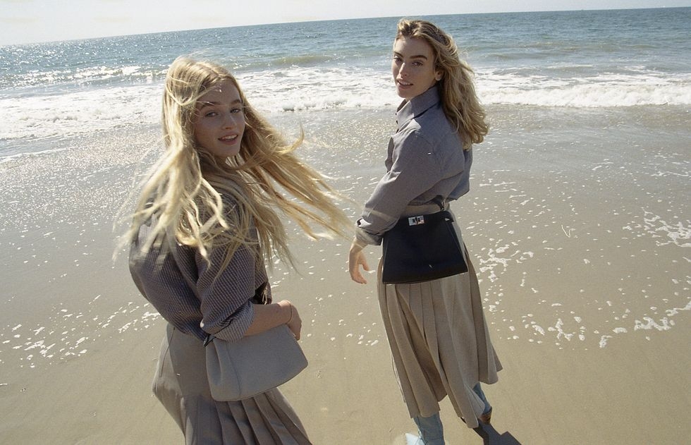 Clara與Esther McGregor姐妹