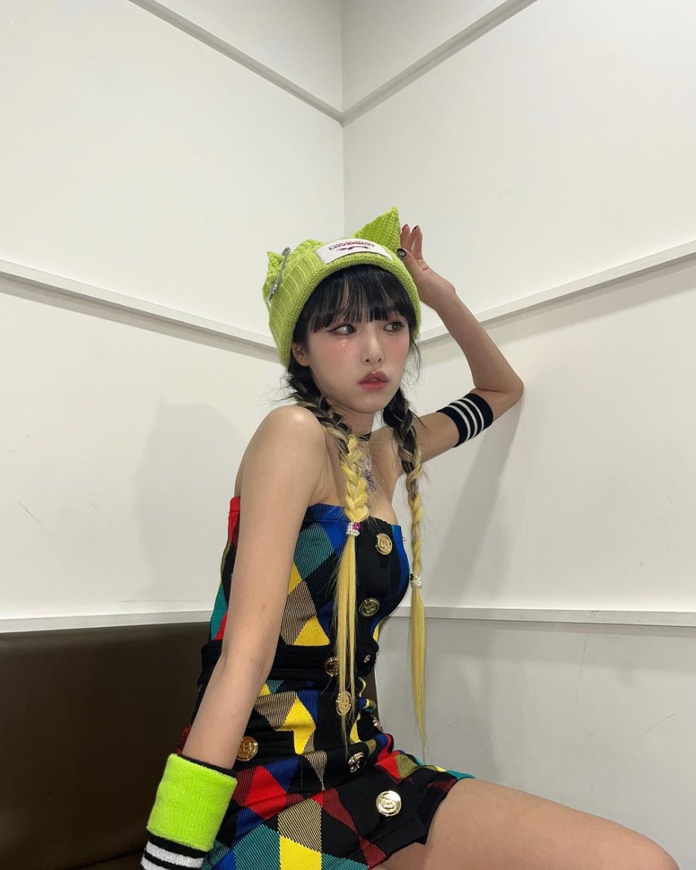 頭上帽款成了亮點