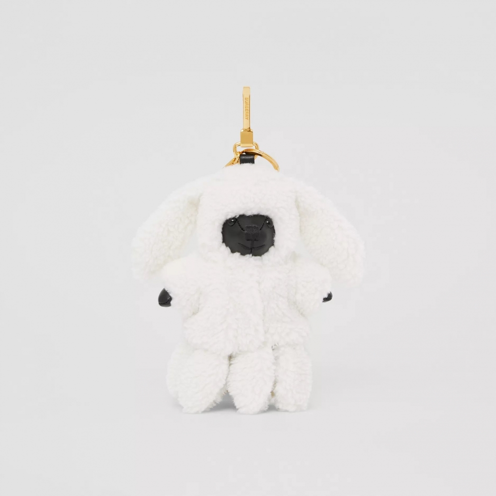 在系列中擄獲人心的Thomas Bear Charm in Rabbit Costume。