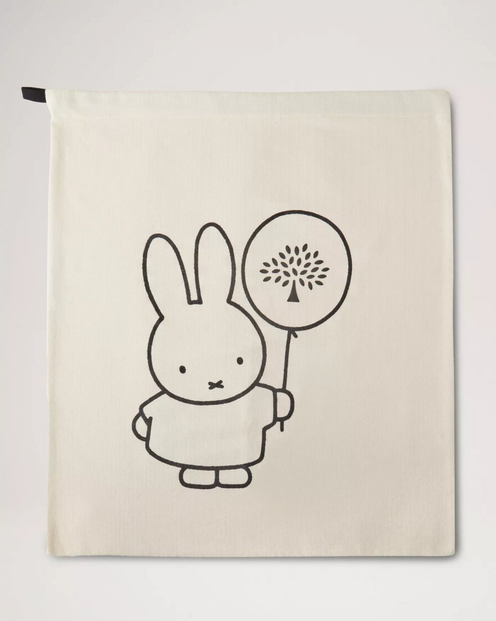 附贈的收納袋上也還有印著可愛的Miffy。