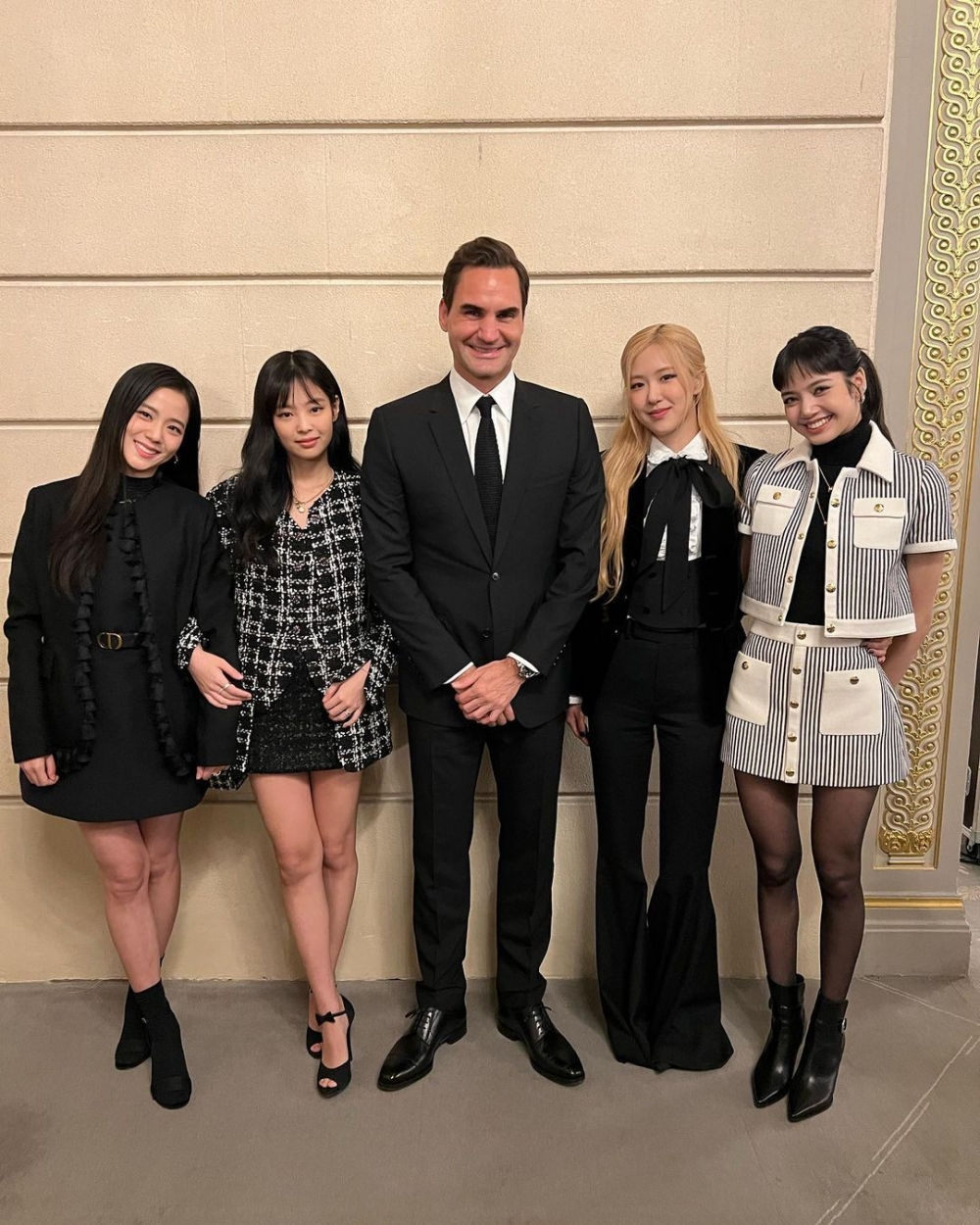 與同為座上嘉賓的退役網球傳奇天王Roger Federer留下珍貴合影