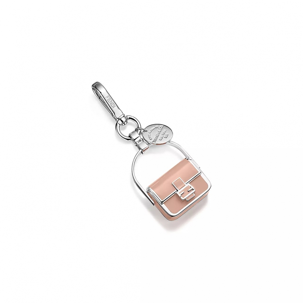 粉色的Pico Baguette Charm。