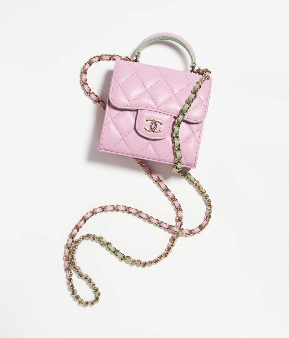 CHANEL Clutch With Chain