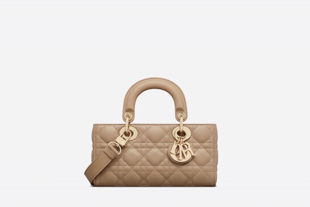 質感榛子色的Small Lady D-Joy手袋。