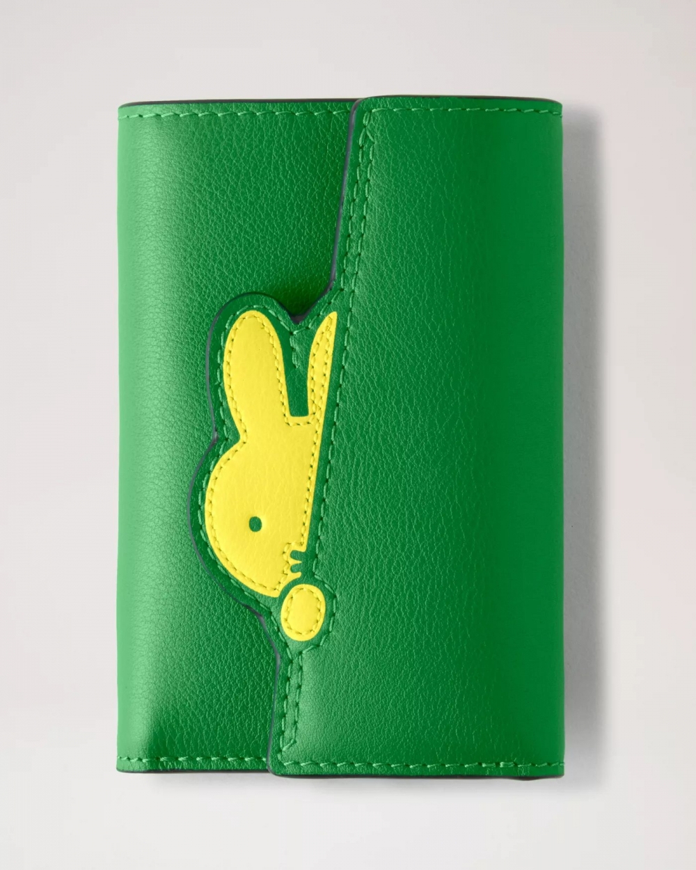 綠色的Mulberry x Miffy Trifold Wallet。
