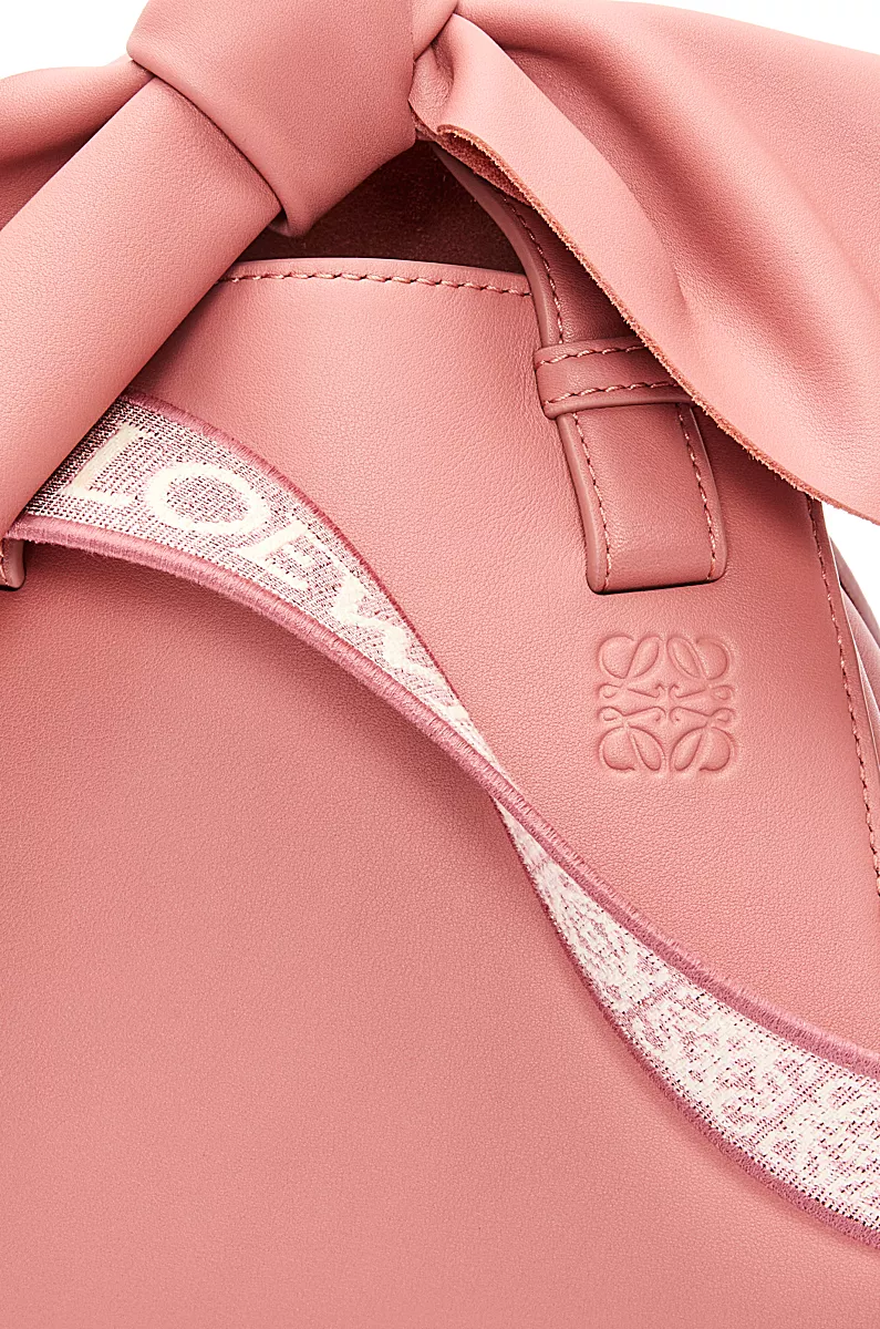 LOEWE品牌壓紋