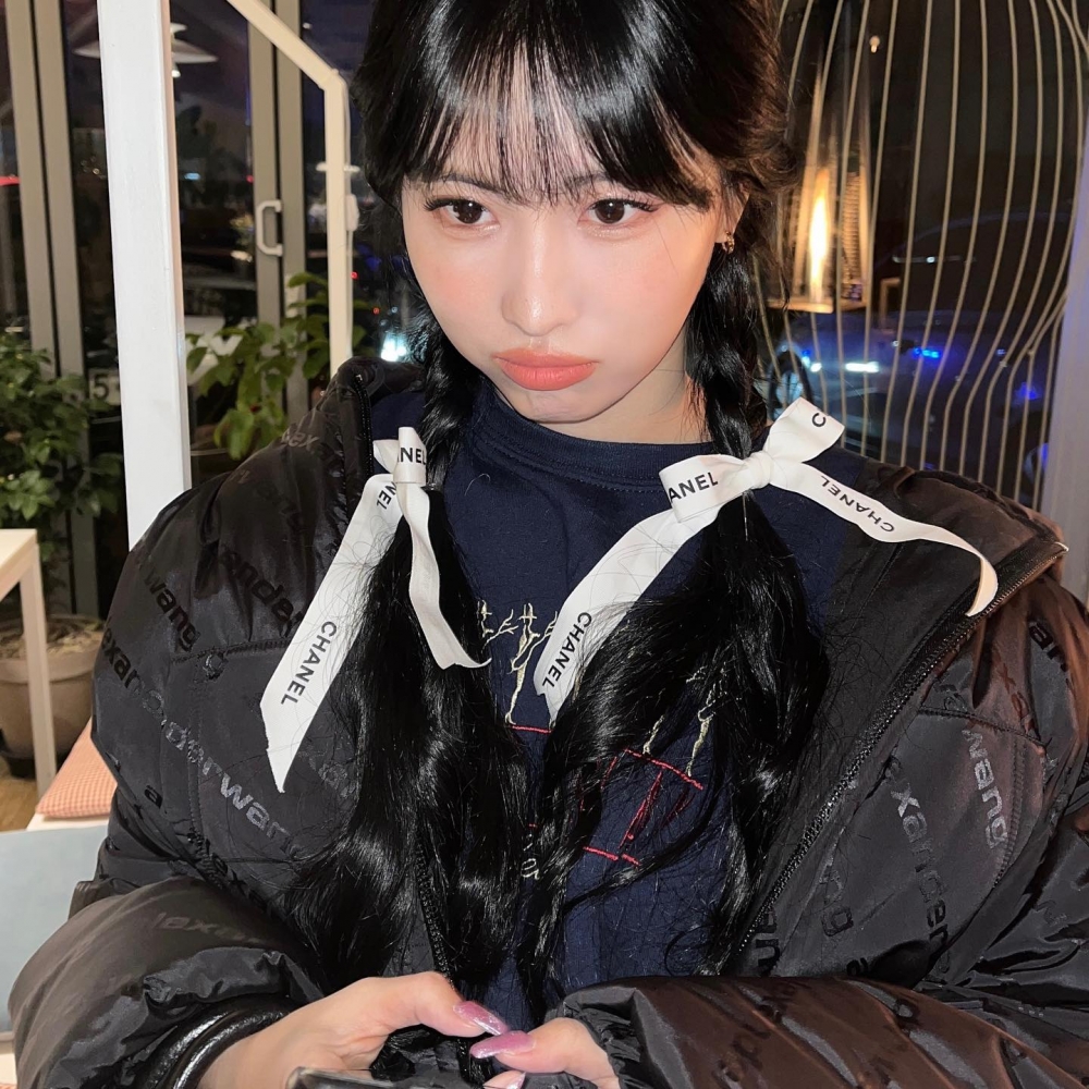 Twice MOMO相當喜愛蝴蝶結辮子造型