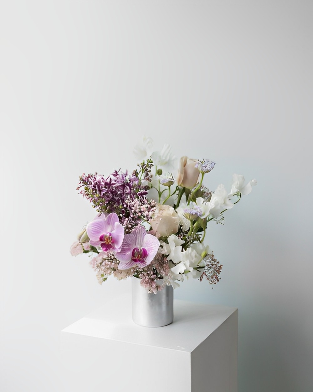 帶點紫色調的The Aura。