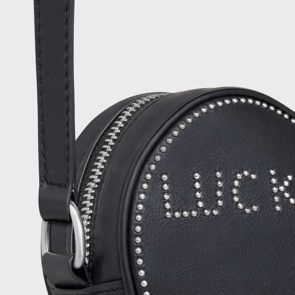 朋克卯丁設計寫上Lucky Lover字樣