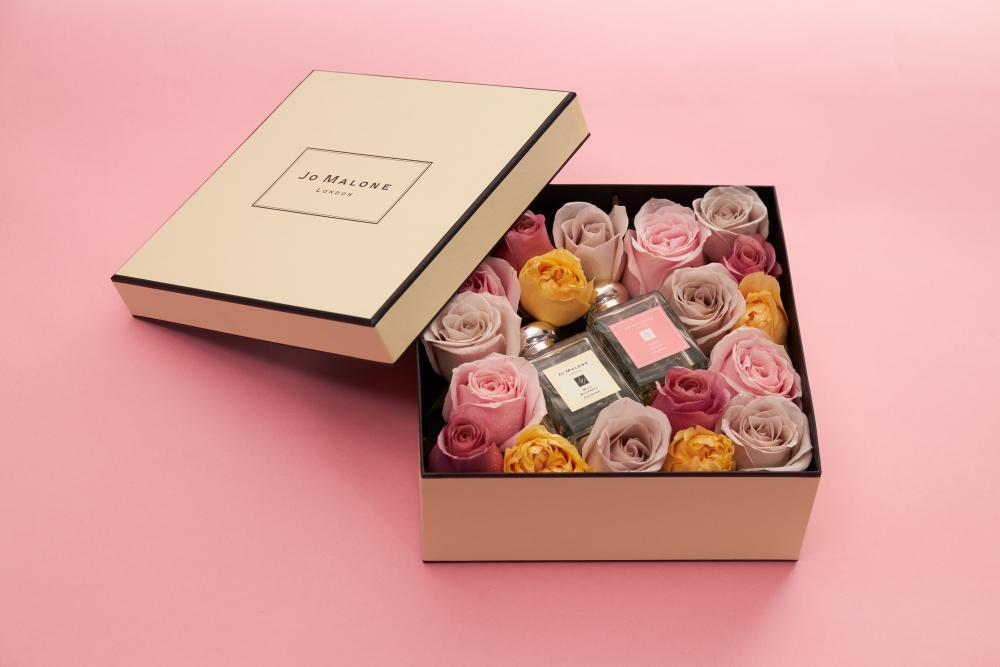 特別推出的BLOOMS & BLOSSOMS x Jo Malone London限定玫瑰鮮花禮盒。
