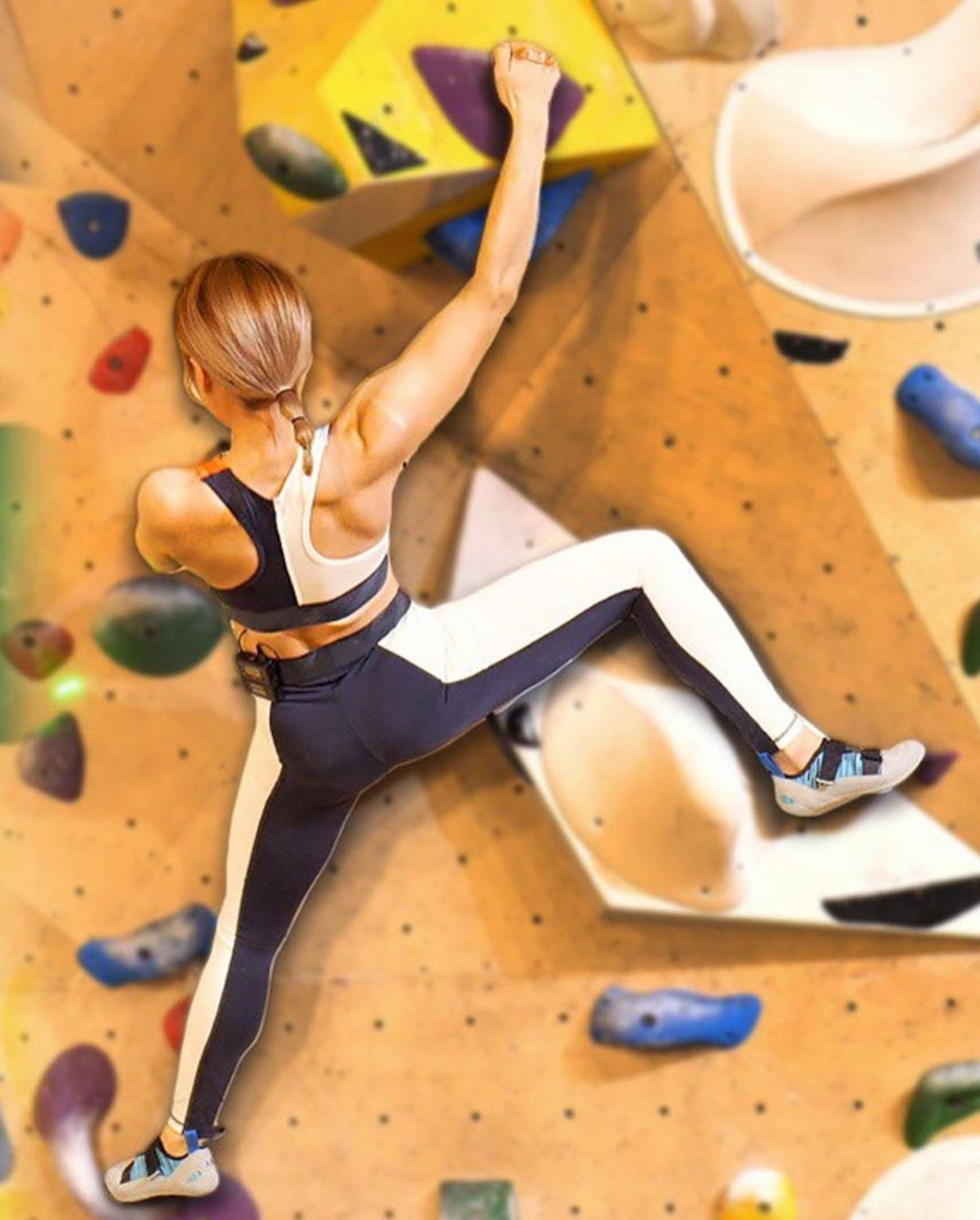 沈音燈的背肌絕對不能少看。