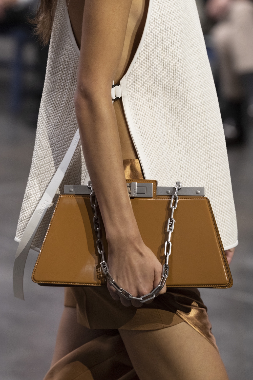 描繪既奢華又前衛的品牌美學