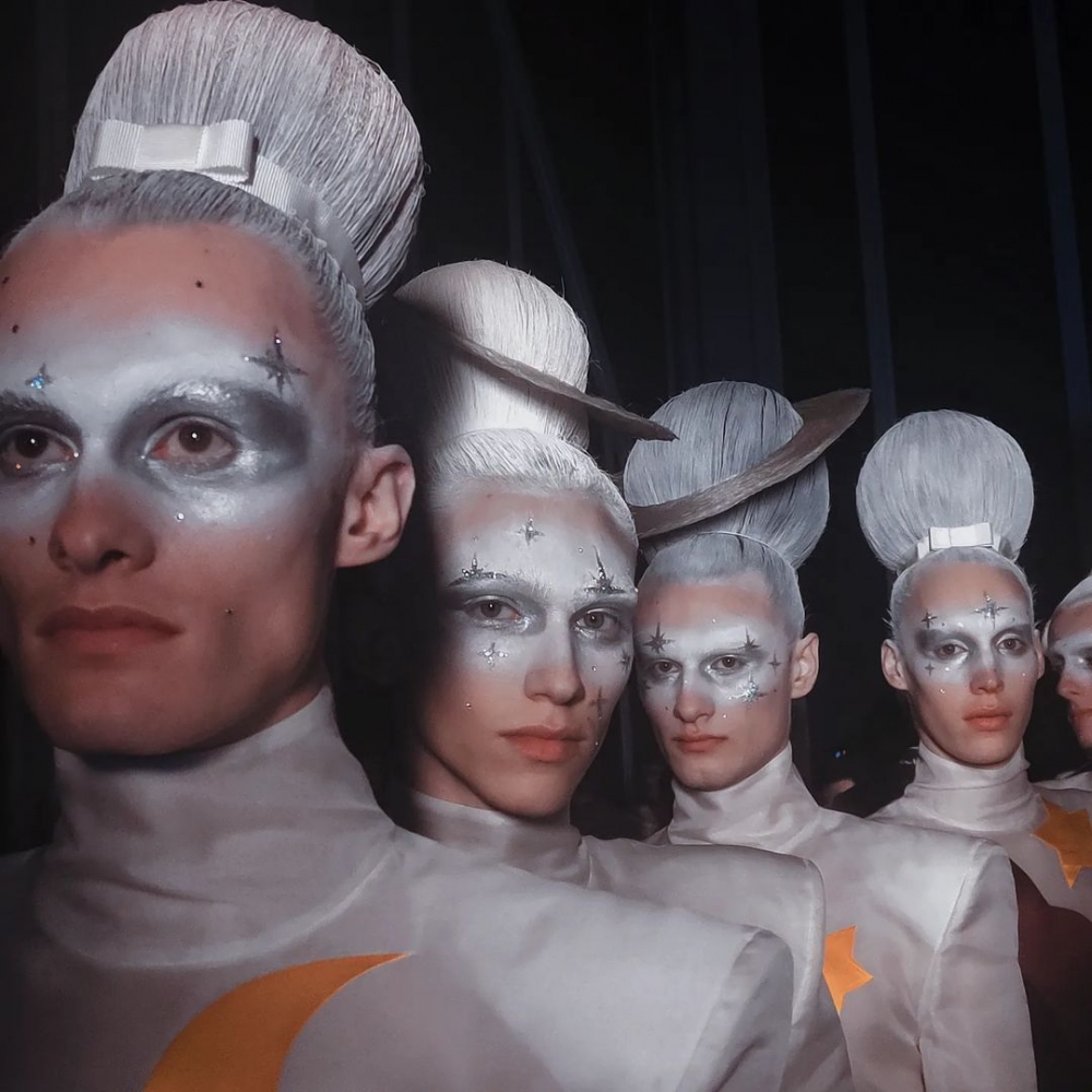 Thom Browne 2023秋冬系列妝容。