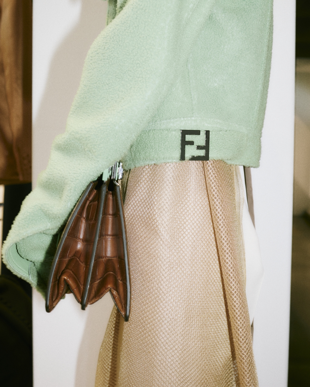 結合Peekaboo ISeeU的經典輪廓