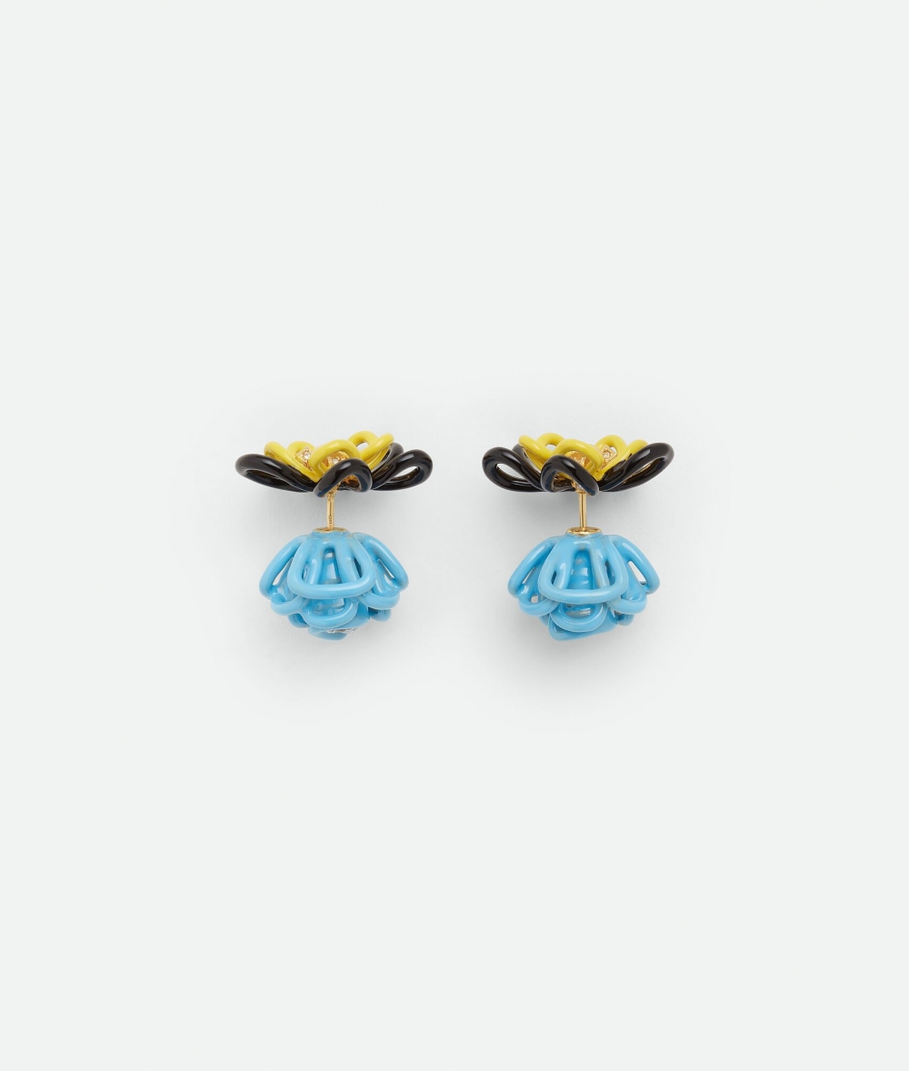 在設計上也別有巧思。