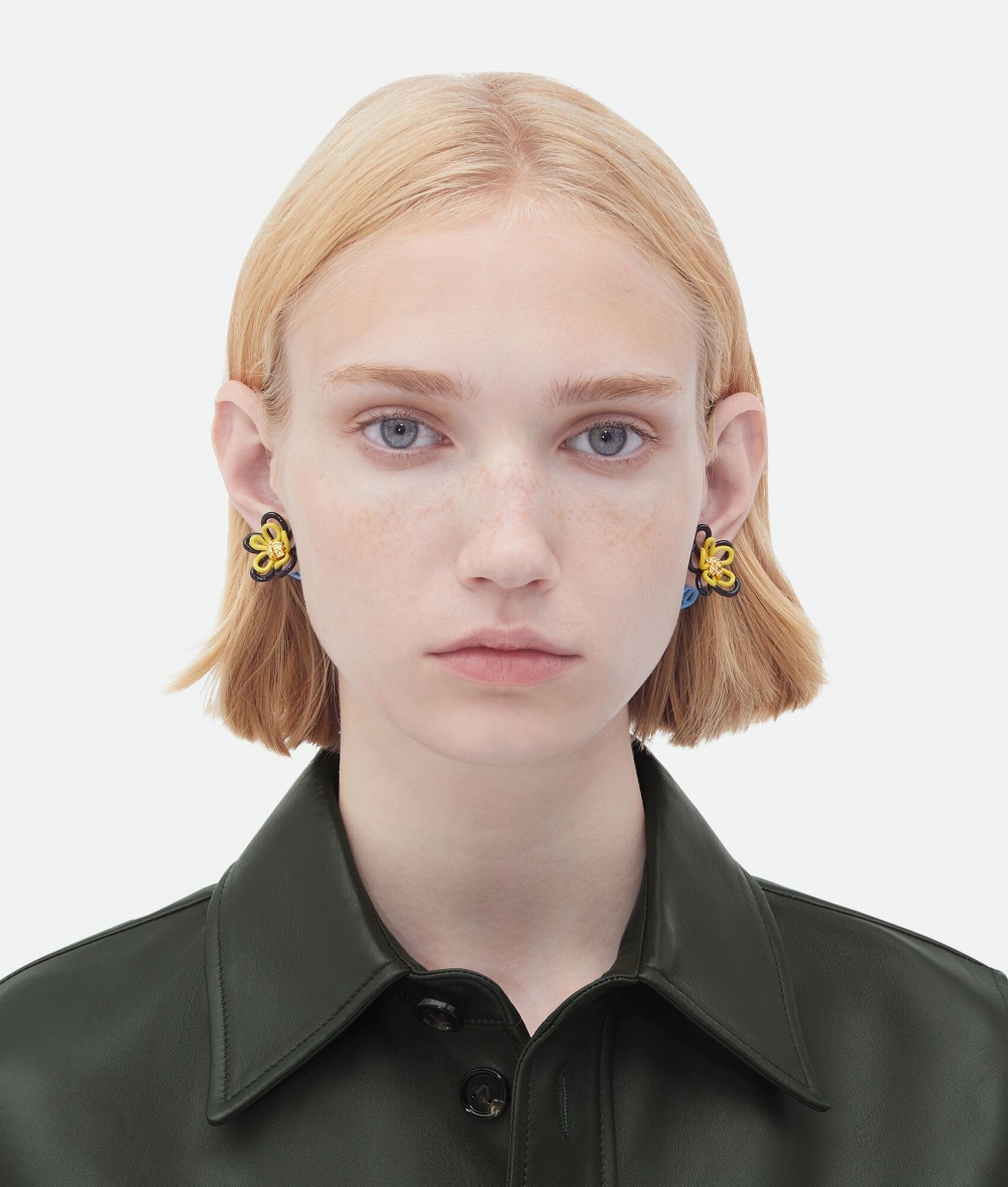 成為你造型中的時髦亮點。