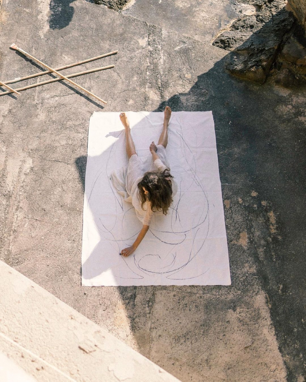 以身體為畫筆賦予畫作完整的生命力量