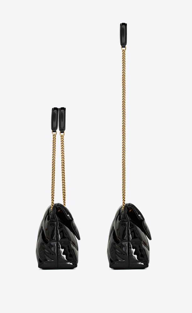 附有可調節的背帶。