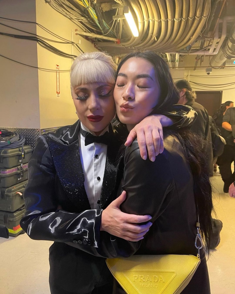 她與Lady Gaga Remix版本的《Free Woman》