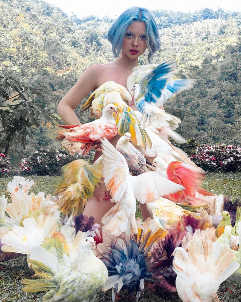 以視覺強烈的衝擊反差傳達出反諷