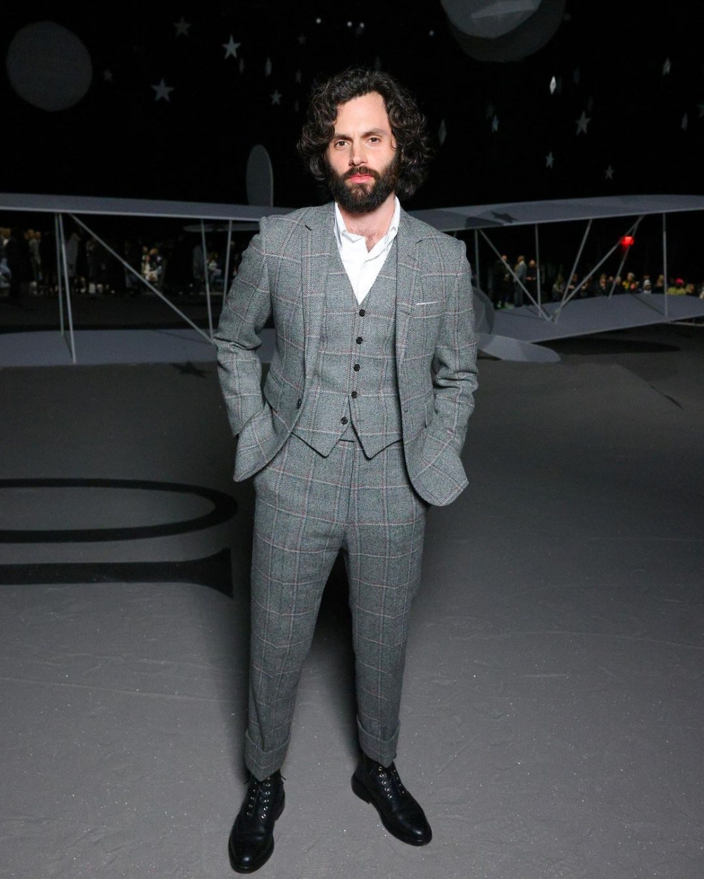 他帥氣出席Thom Browne的時裝秀。