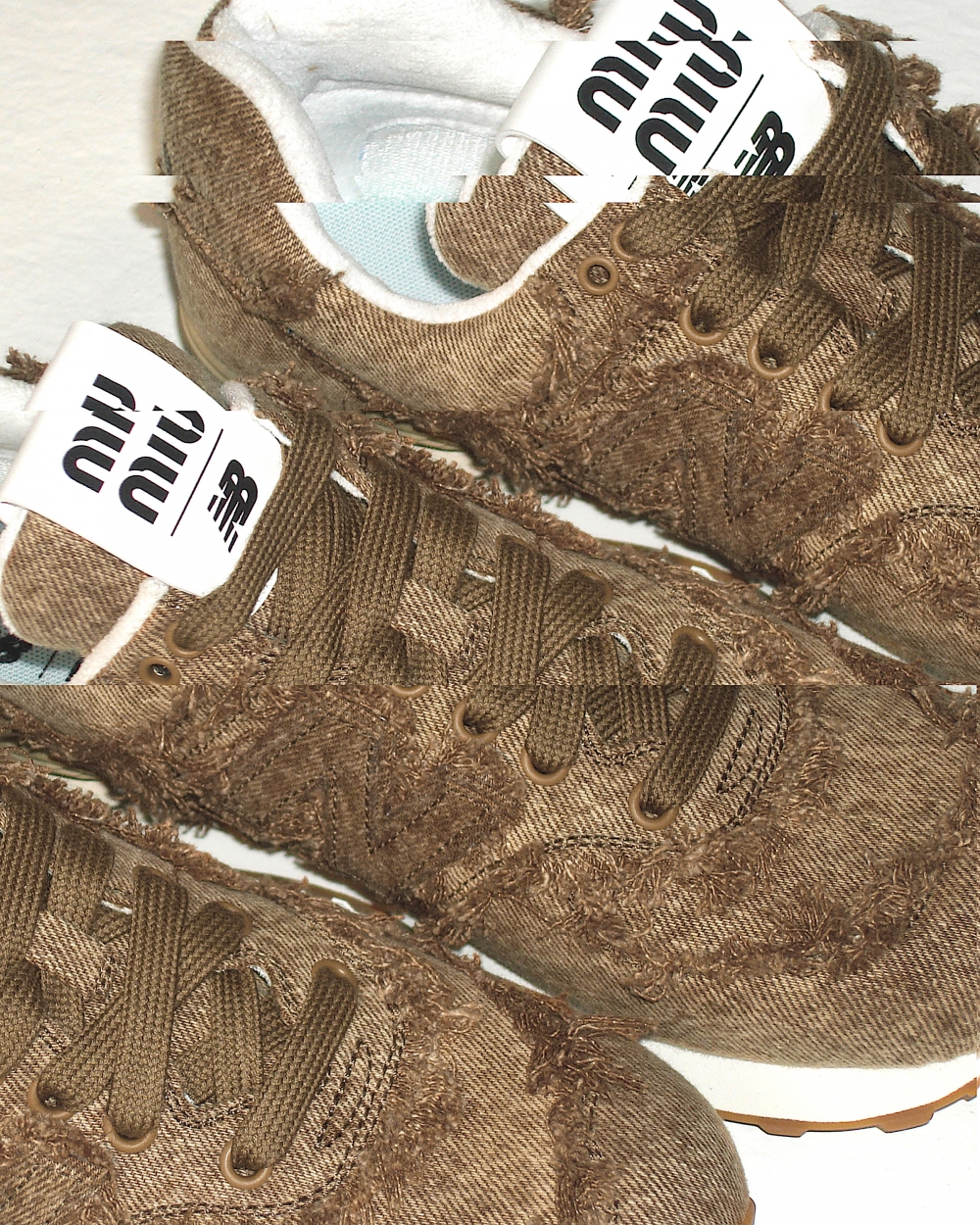 雙方Logo再次被印於所有鞋款的鞋舌上