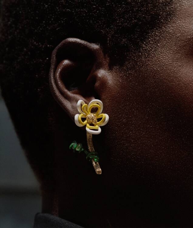 迎接著即將到來的情人節,這幾款Bottega Veneta的新首飾也能列入你的購物清單之中。