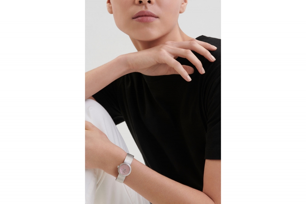 在陽光下綻放動人光采