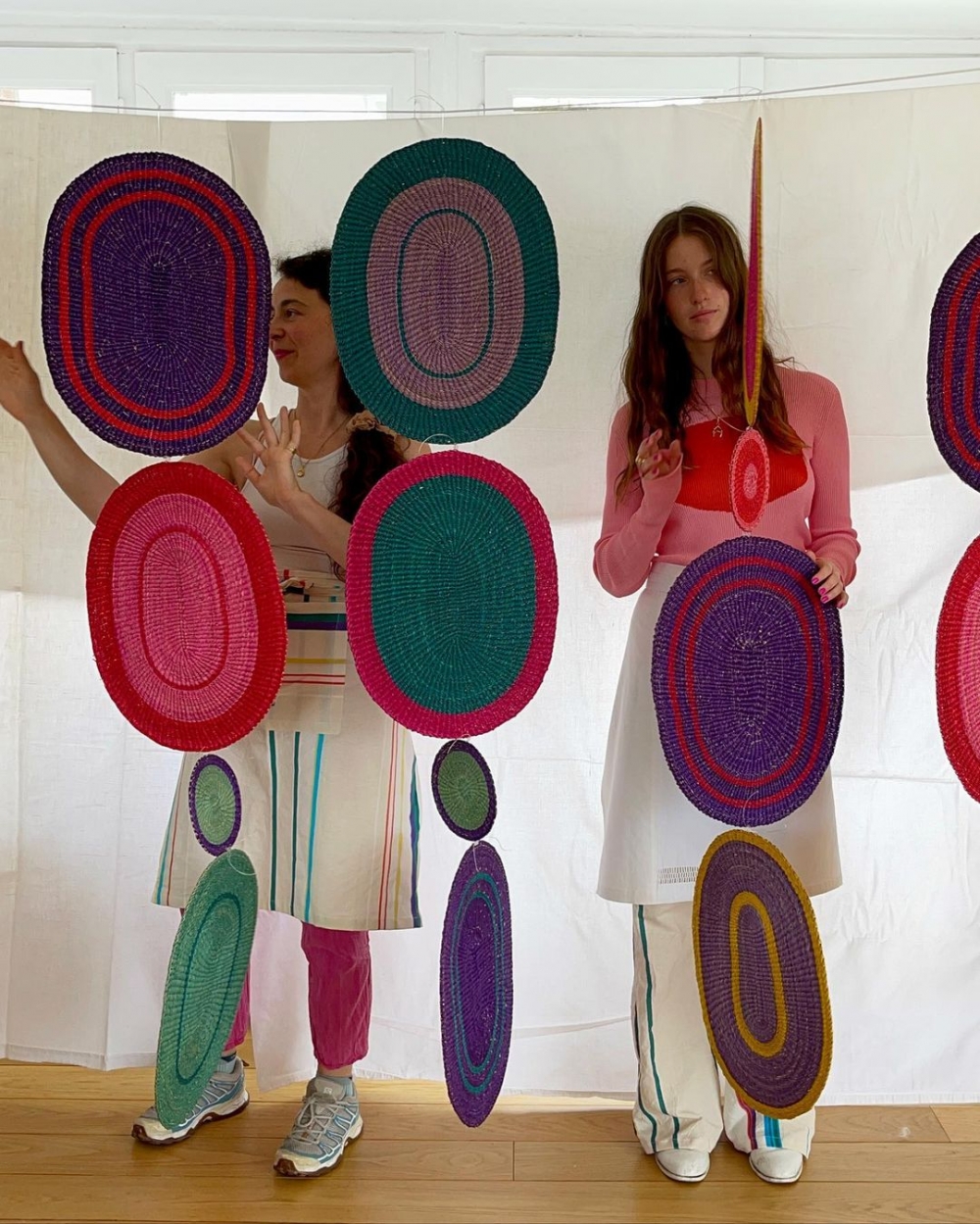 具藝術感的設計，讓你可以用來裝飾廚房與餐桌。