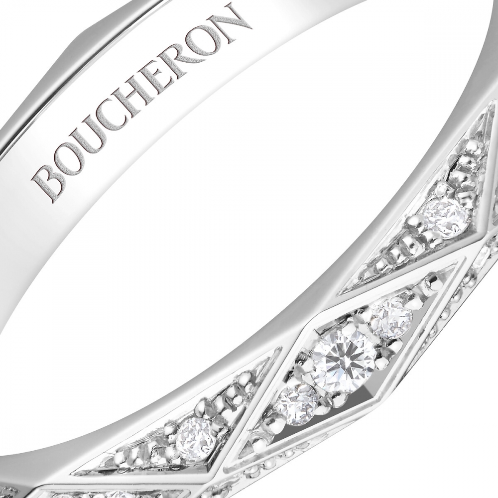 鑲嵌3顆圓形鑽石0.02克拉閃耀永恆光芒,