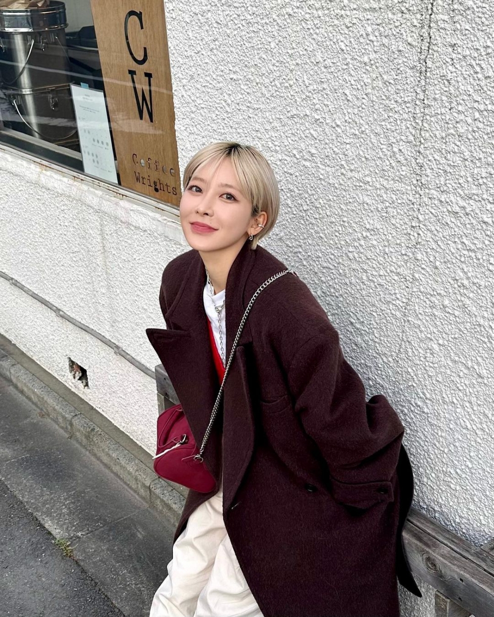 微翹瀏海露耳短髮