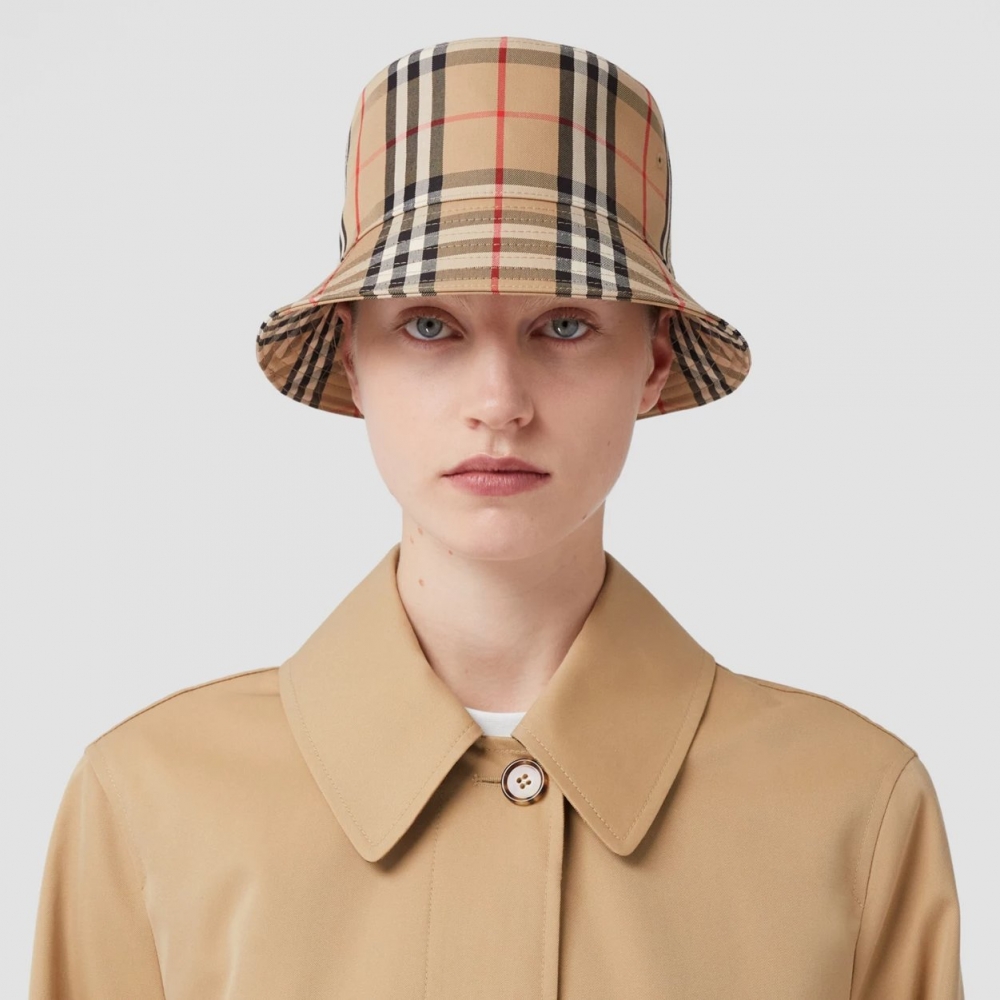 這款Vintage Check Technical Cotton Bucket Hat。