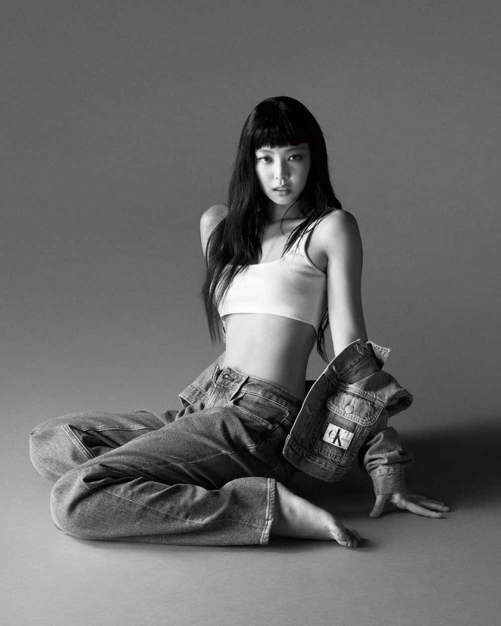 Jennie火辣苗條的身形、甜美性感的模樣第一眼就抓住眾人目光