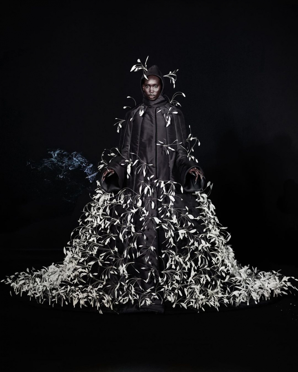 他帶著作品闖進巴黎高訂時裝週。