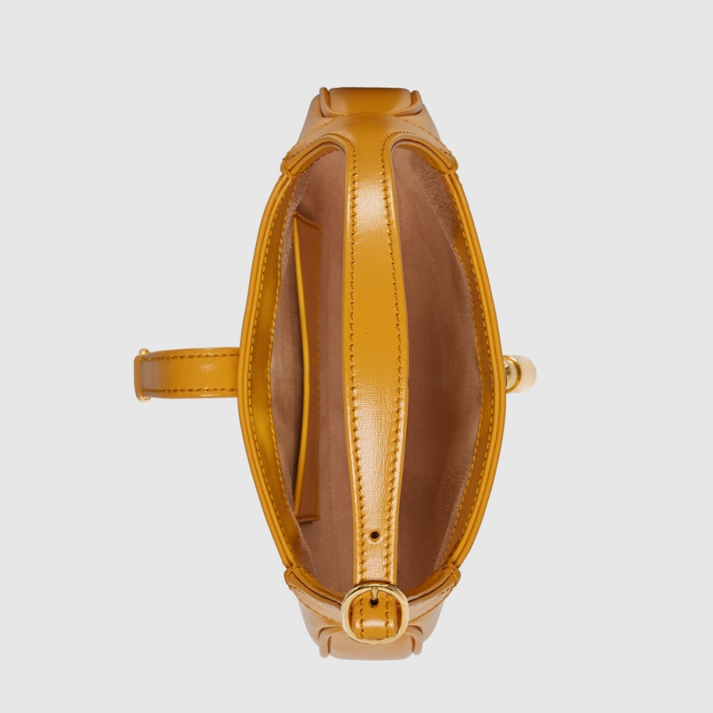 內附一個口袋夾層