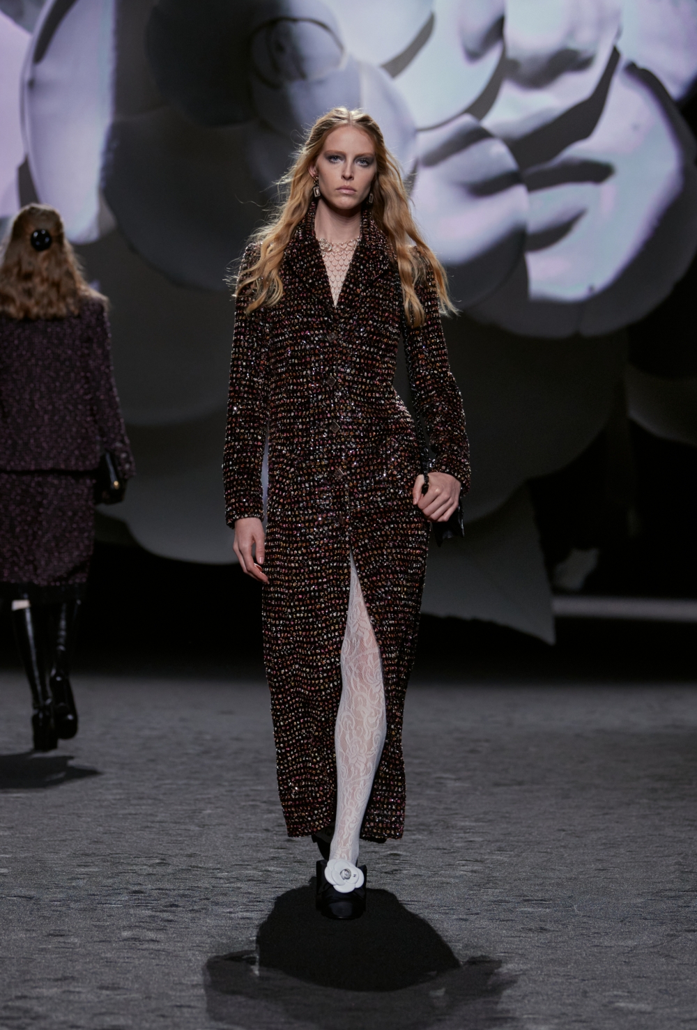 長版大衣也是CHANEL的標誌性單品