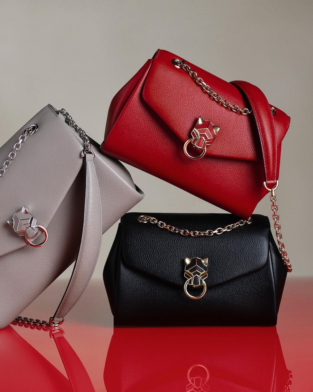 一樣也有推出多款配色。