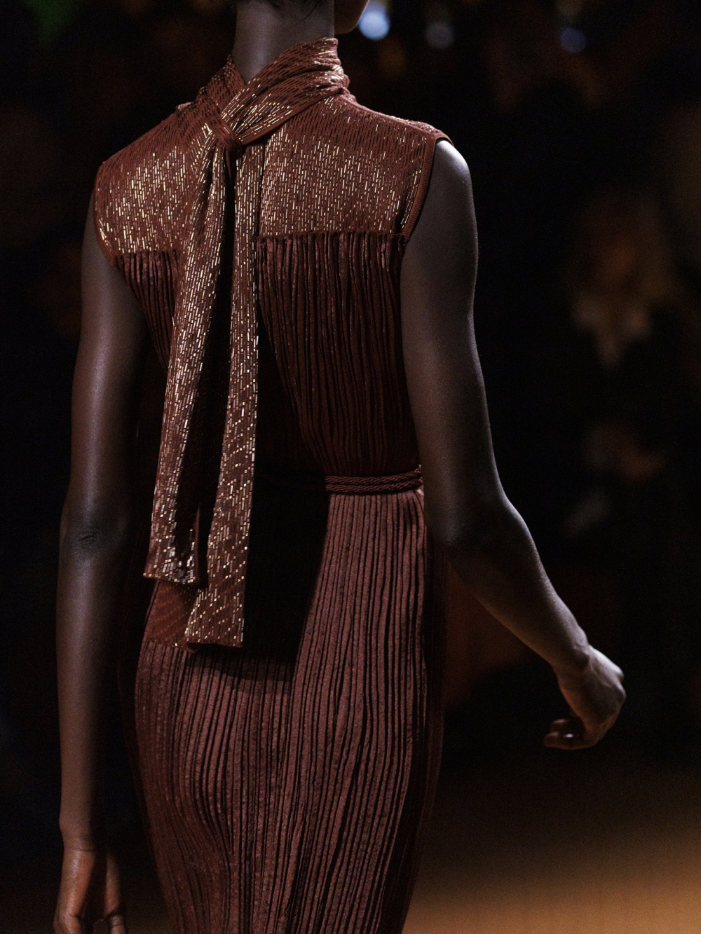 Hermès 使用垂墜手法