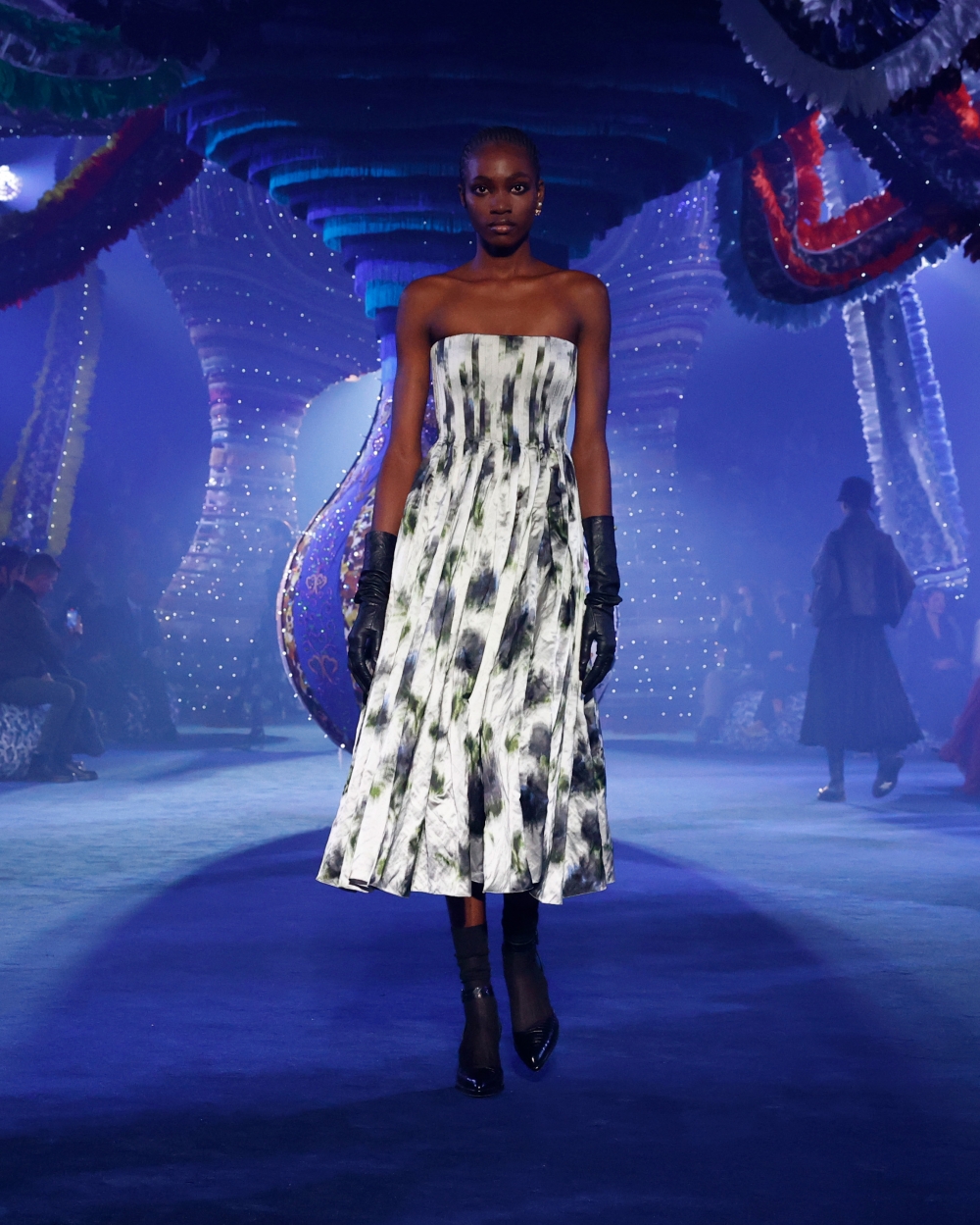 揉入印花元素為女裝注入萬種風情