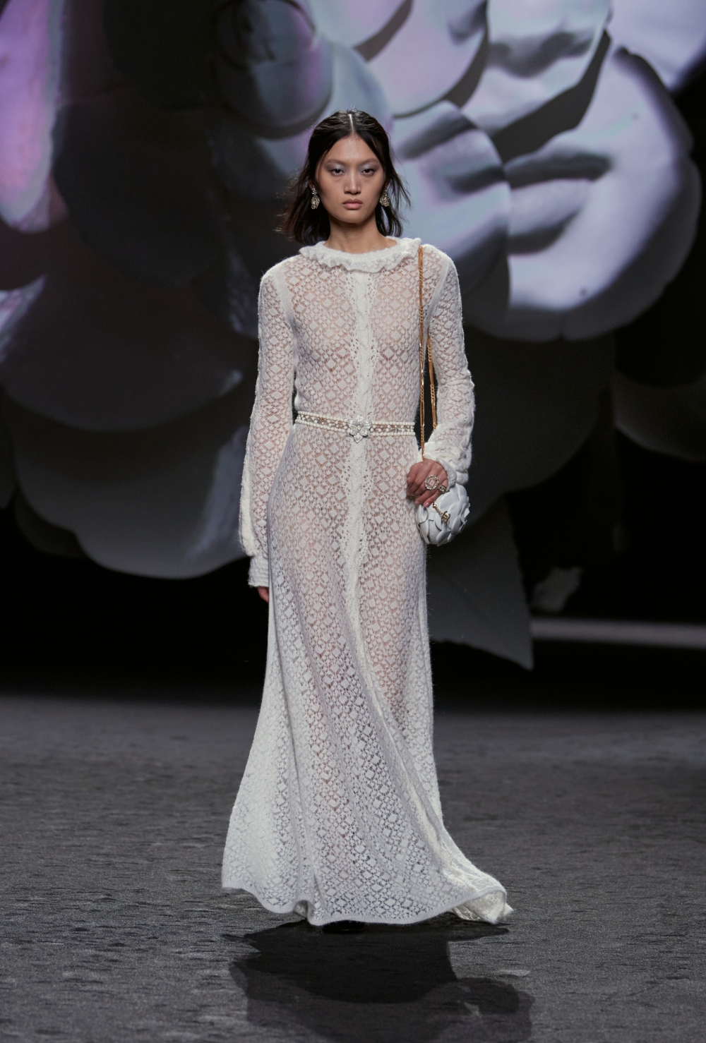 以蕾絲呈現CHANEL精緻又華美的時尚語彙