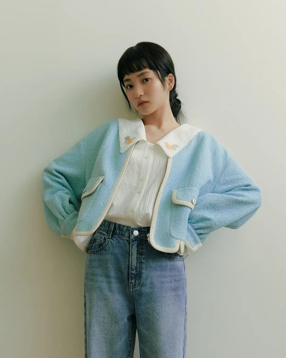 氣質甜美的天空藍造型。