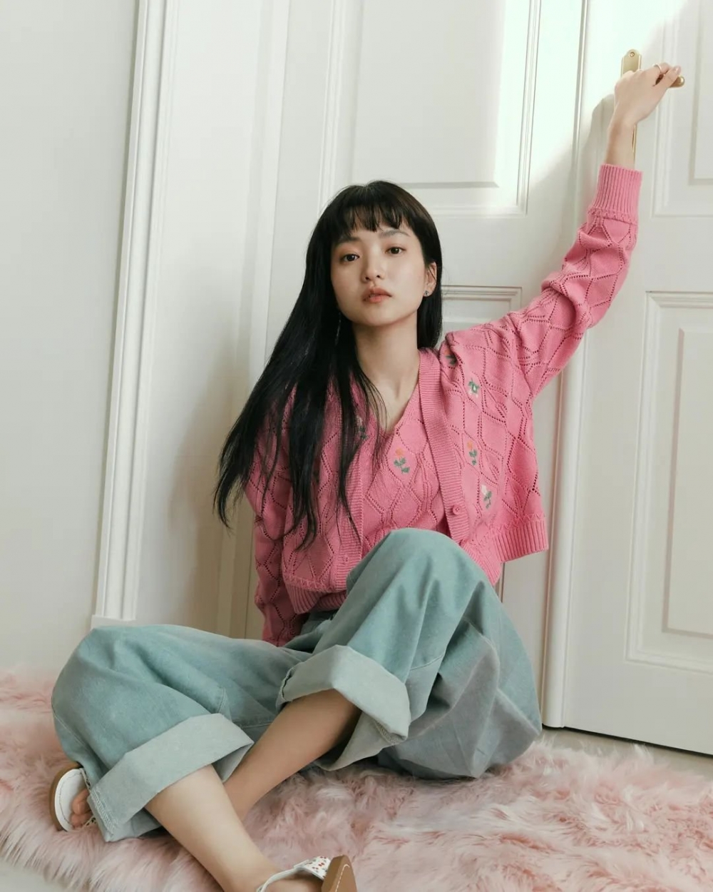 亮眼活潑的糖果粉穿搭。