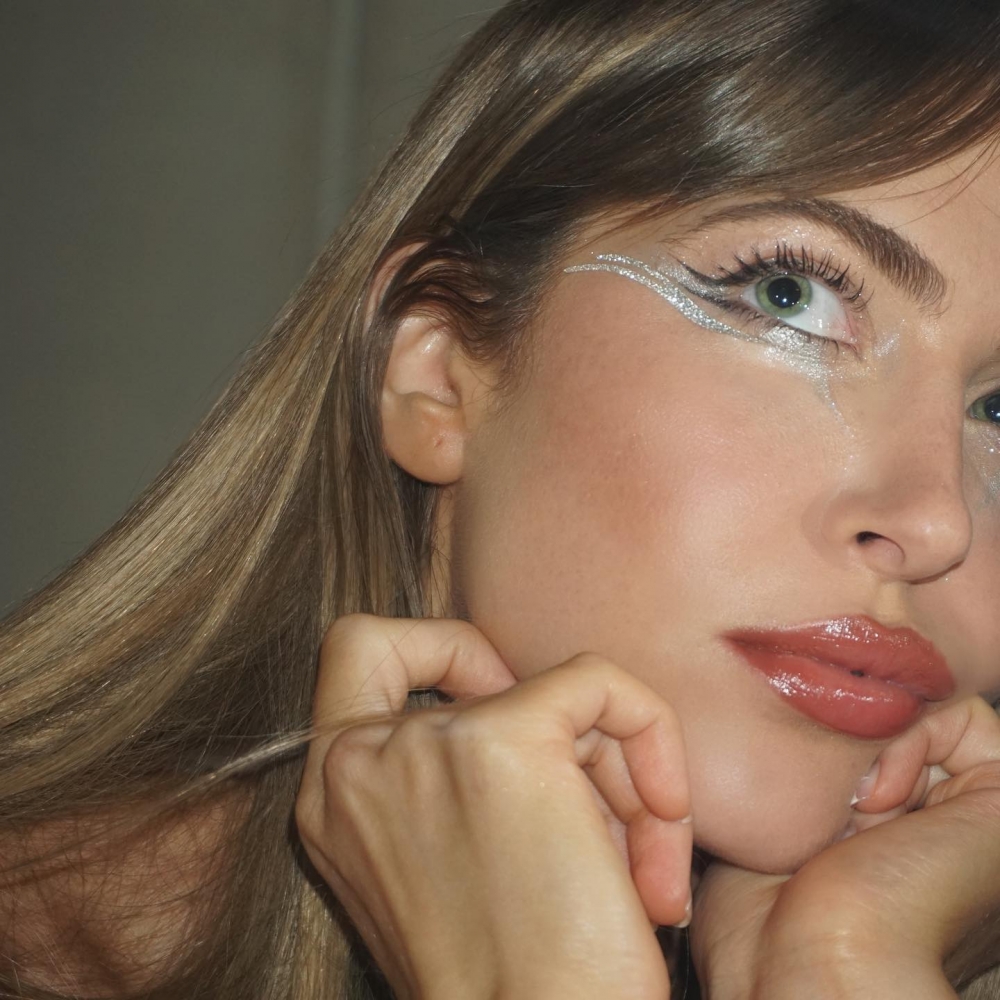 彩色眼線成為今年彩妝趨勢